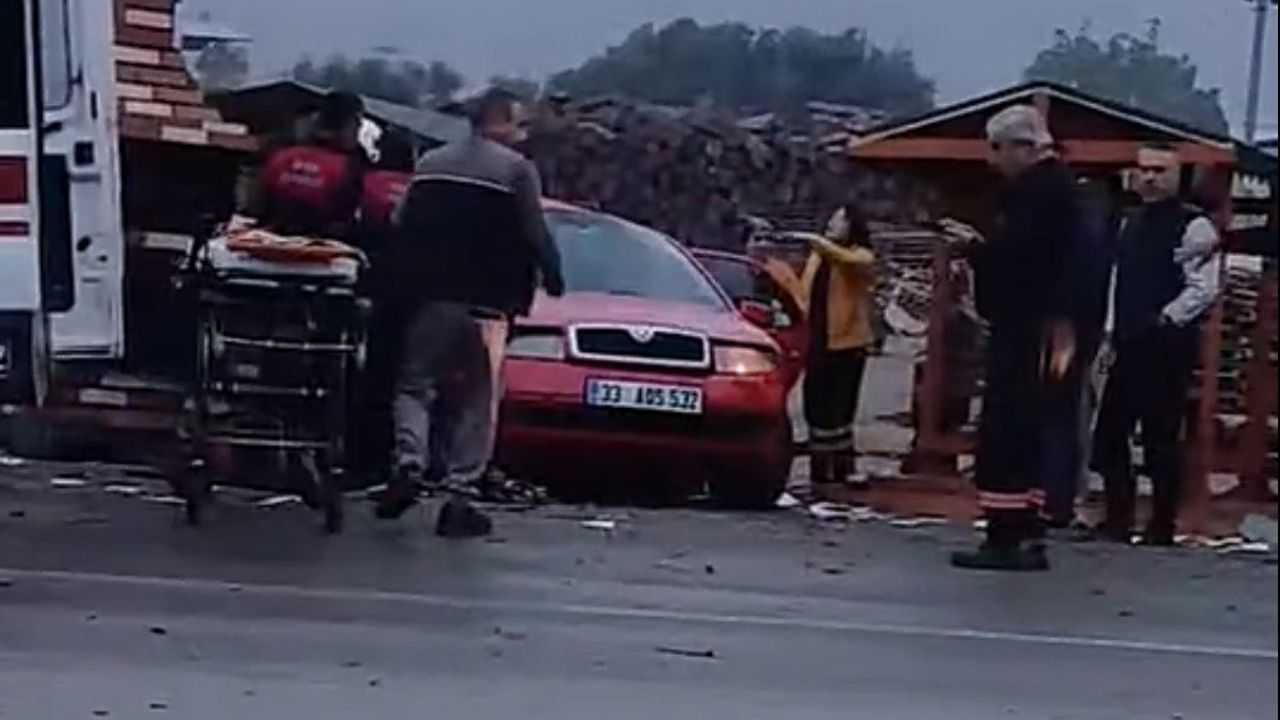 Kemalpaşa'da Ulucak Kemalpaşa Caddesi'nde Trafik Kazası: 2 Ölü, 4 Yaralı