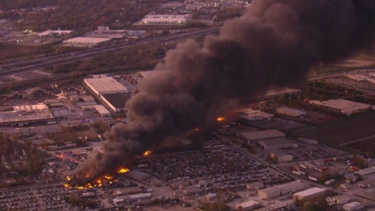 Kentucky'de UPS kargo uçağı kalkıştan sonra düştü: En az 3 ölü, 11 yaralı