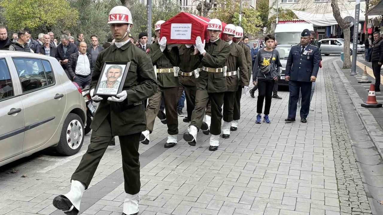 Kıbrıs Gazisi Hasan Hüseyin Çin, Gördes'te askeri törenle uğurlandı