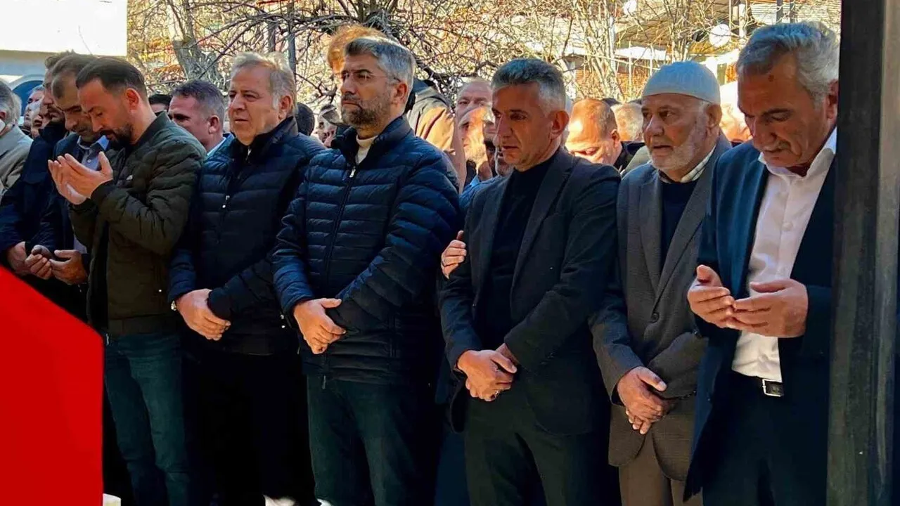 Kıbrıs Gazisi Karabey Eroğlu, Tortum'da düzenlenen törenle uğurlandı