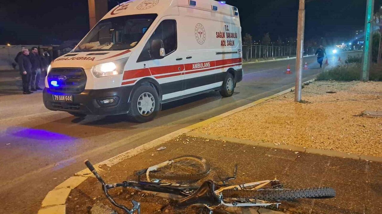 Kilis'te otomobille çarpışan bisikletli yaşamını yitirdi