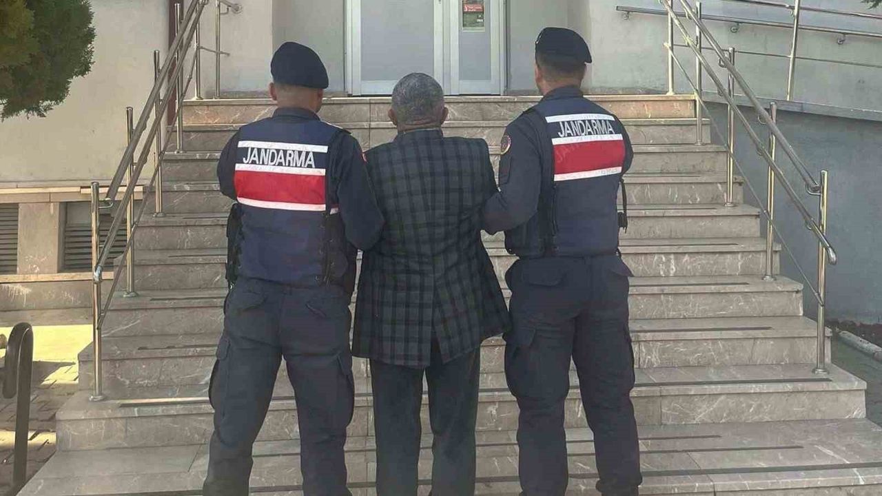 Kırıkkale’de Kesinleşmiş Hapis Cezası Bulunan 2 Hükümlü Jandarma Operasyonuyla Yakalandı