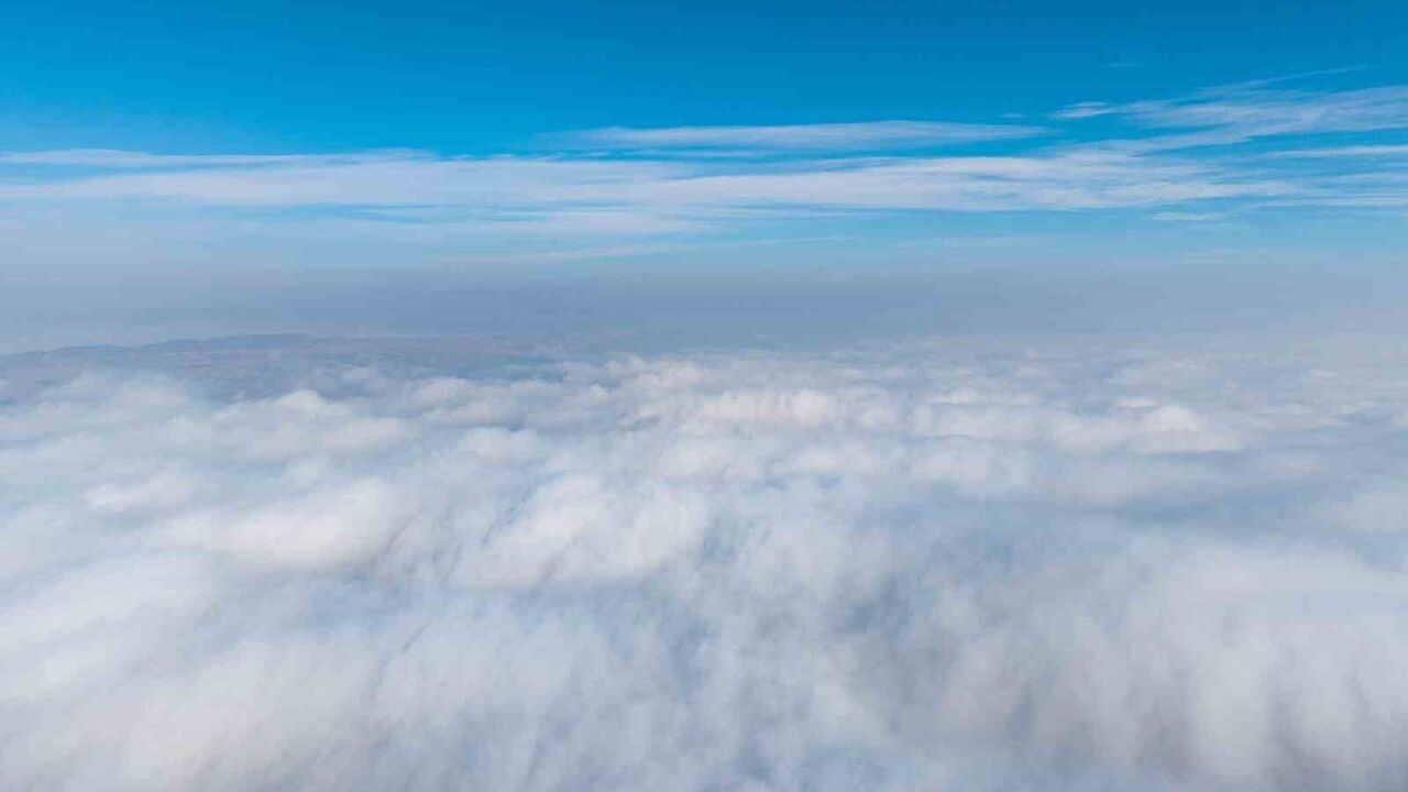 Kırıkkale'de 'sis denizi' havadan görüntülendi — 43 ilin geçiş güzergahı beyaza büründü