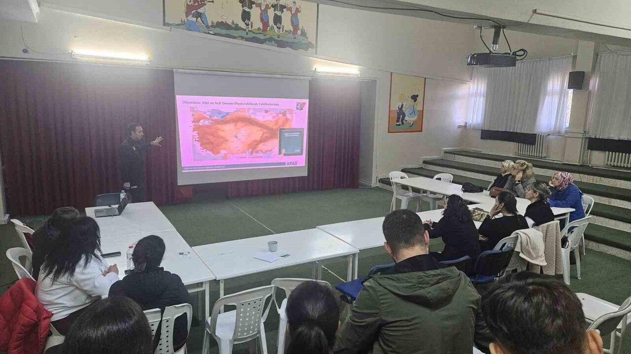 Kırklareli'de AFAD'tan Koruma Altındaki Çocuklara Afet Eğitimi