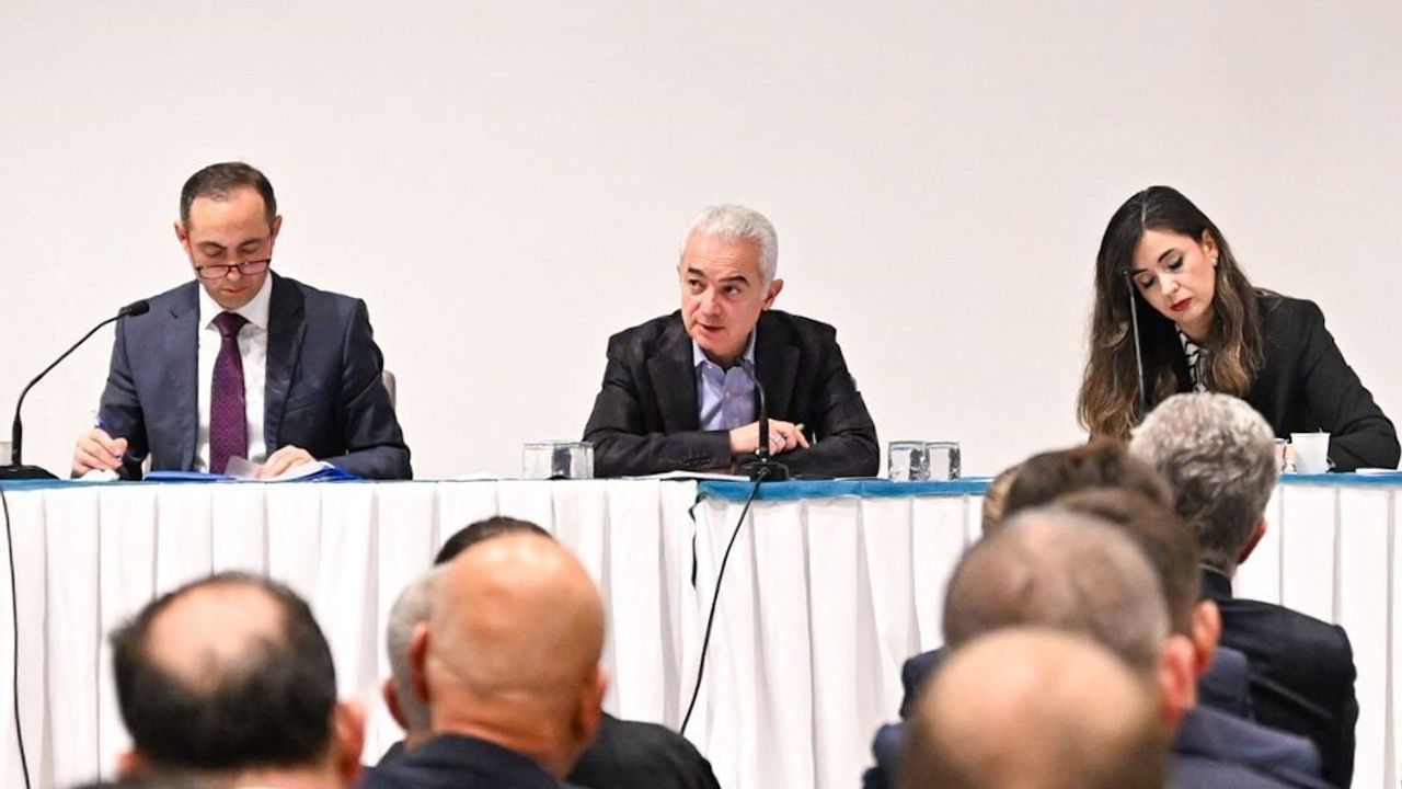 Kırklareli Valisi Uğur Turan, Lüleburgaz muhtarlarıyla ilçenin önceliklerini değerlendirdi