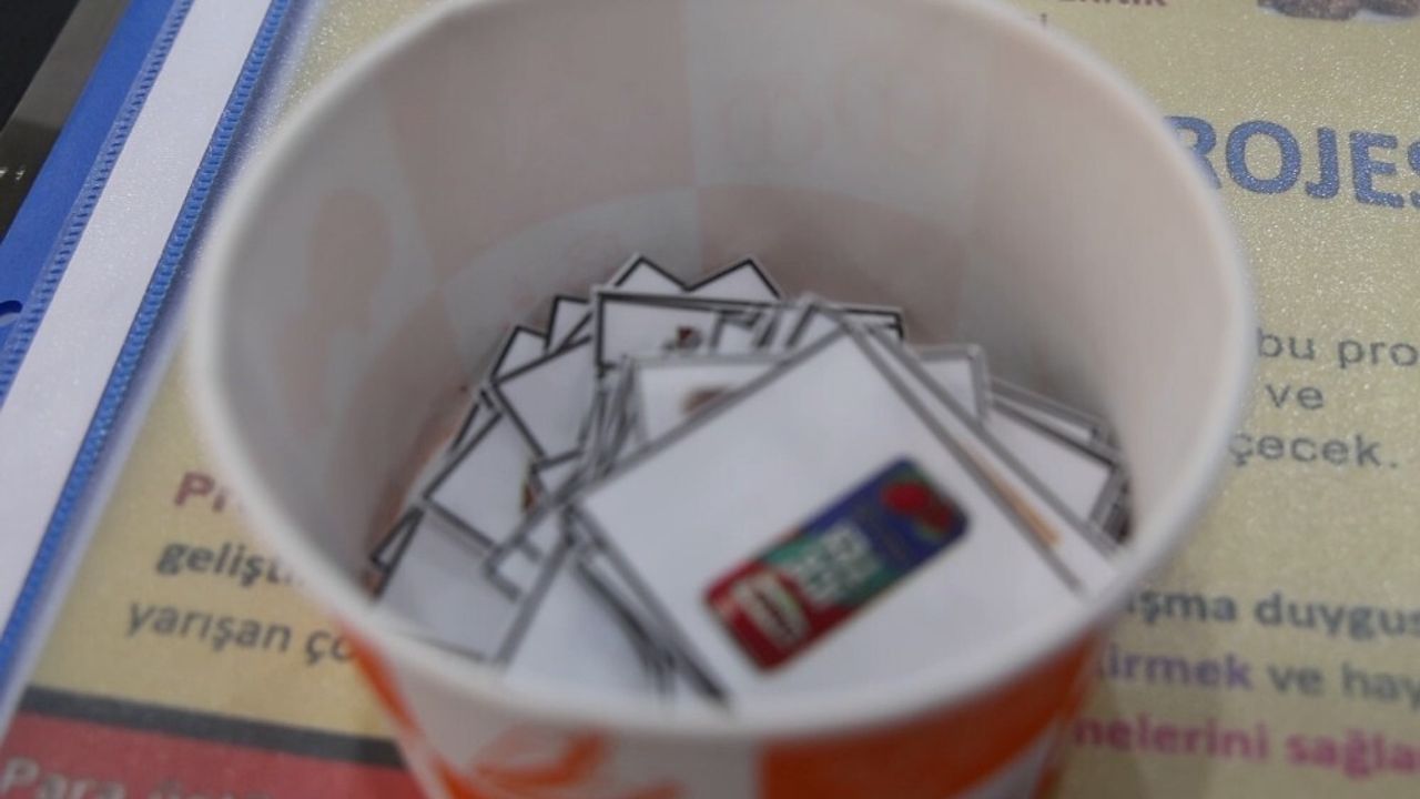 Kırşehir'de 'Askıda Kantin' ile ihtiyaç sahibi ve başarılı öğrencilere destek