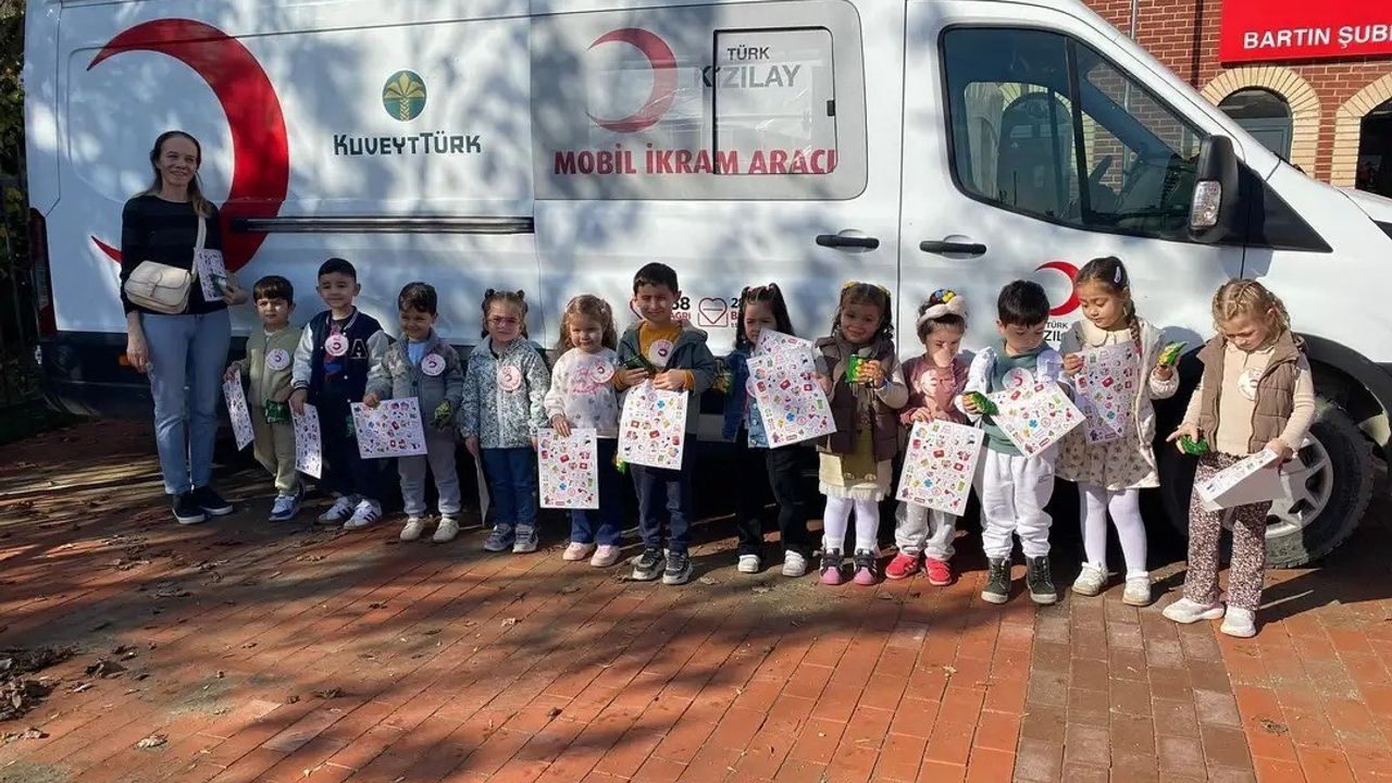 Kızılay Haftası Bartın’da okullarda ve yeni şube binasında etkinliklerle kutlandı