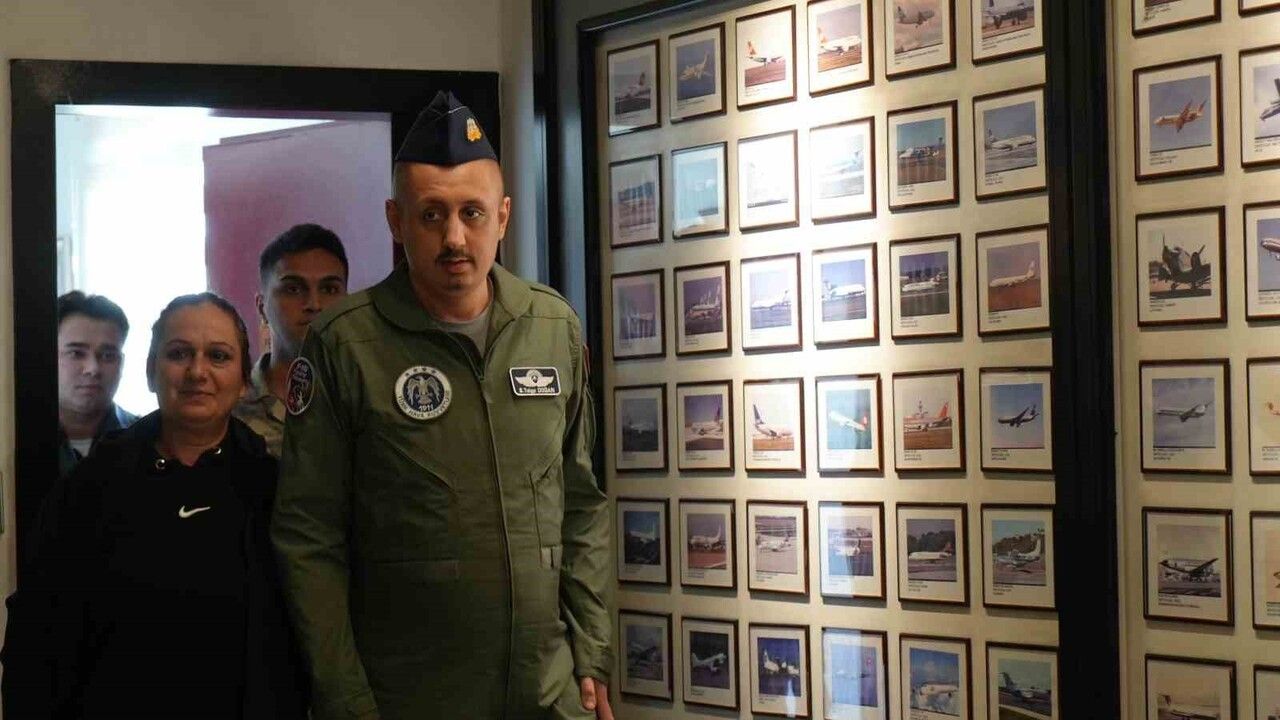 Kızılcahamam’da 'Hayaller Engel Tanımaz': Otizmli Server Tolga Doğan’ın Uçak Kokpitine Oturma Hayali Gerçekleşti