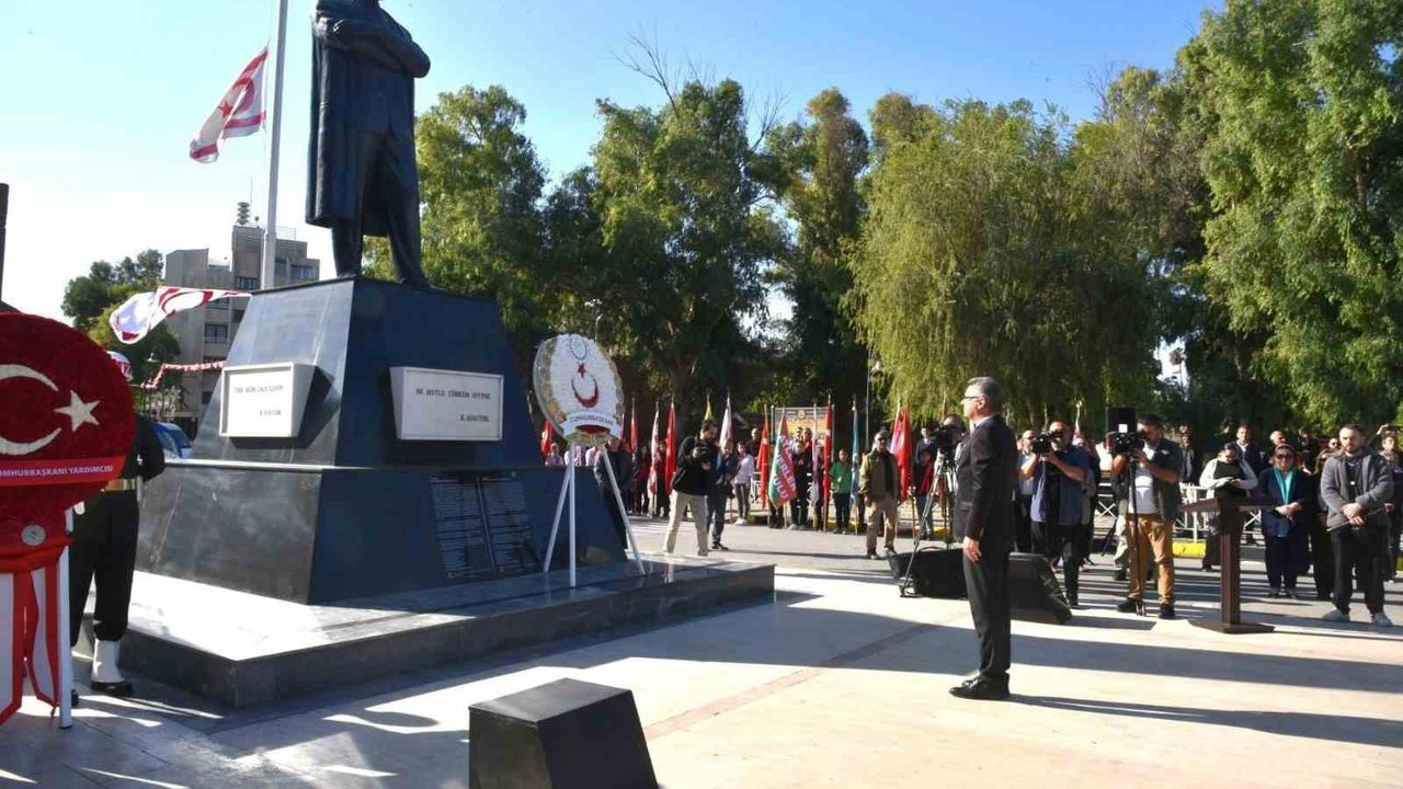 KKTC'nin 42. kuruluş yıl dönümü Girne Kapısı'nda törenlerle kutlandı