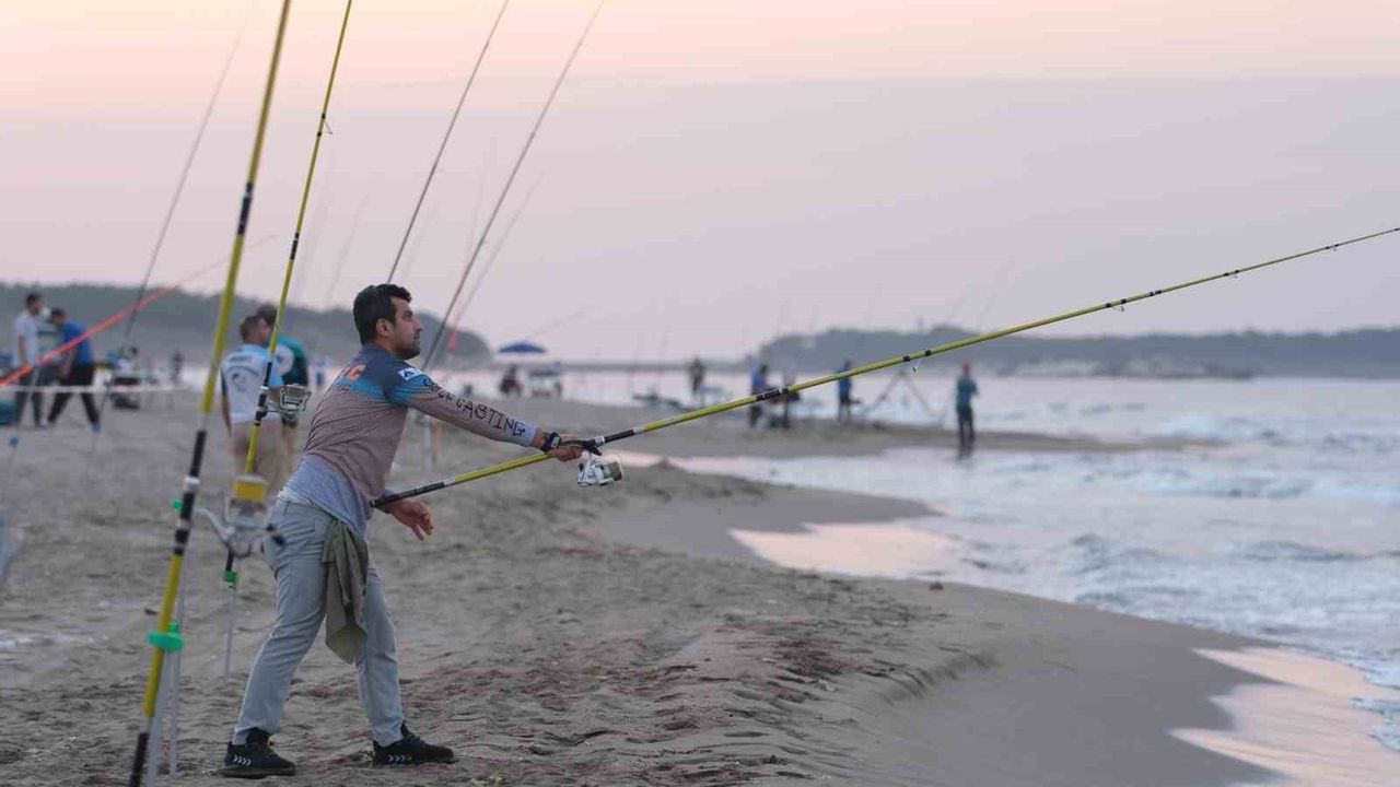 Kocaeli, 8. Uluslararası Surfcasting Yarışması ile 212 olta ustasını ağırlıyor