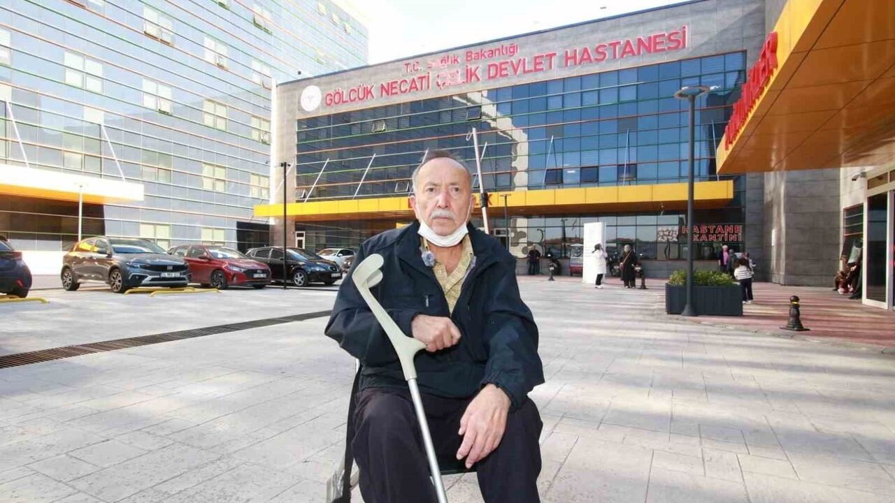 Kocaeli'de 'Geniş Ailem' Projesi: Engelli ve 65+ Vatandaşlara Hastane Ulaşım ve Refakat Desteği