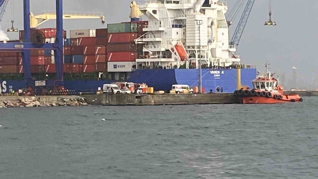 Kocaeli Körfez'de kayık alabora oldu: 1 kişi kurtarıldı, 1 kişi aranıyor