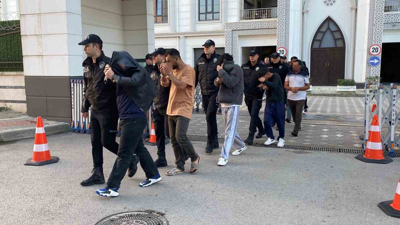 Kocaeli merkezli 'sahte bungalov' şebekesine operasyon: Banka hesaplarında 35 milyon TL hareket tespit edildi