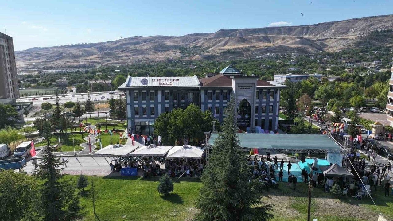 Kocasinan'da Sinan Kütüphaneleri: Öğrencilere 7 noktada nitelikli çalışma alanı