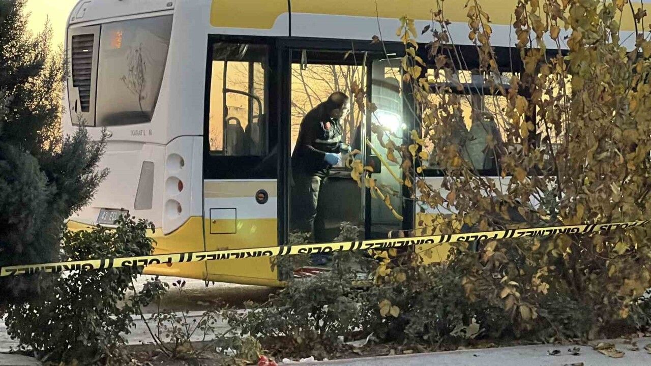 Konya'da belediye otobüsünde bıçaklama: 'Yan baktın' tartışması sonucu şüpheli gözaltına alındı