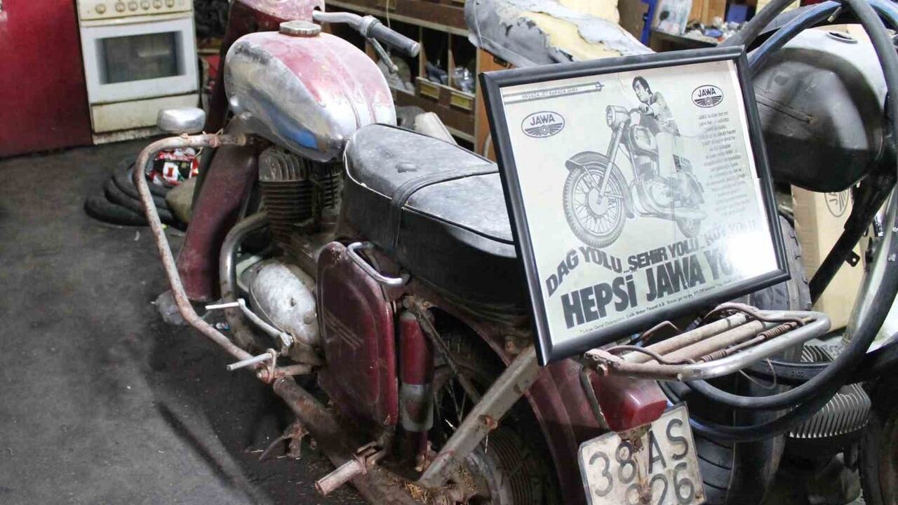 Konya'da hurdaya düşen Jawa motosikletler İsa Usta'nın atölyesinde yeniden hayat buluyor
