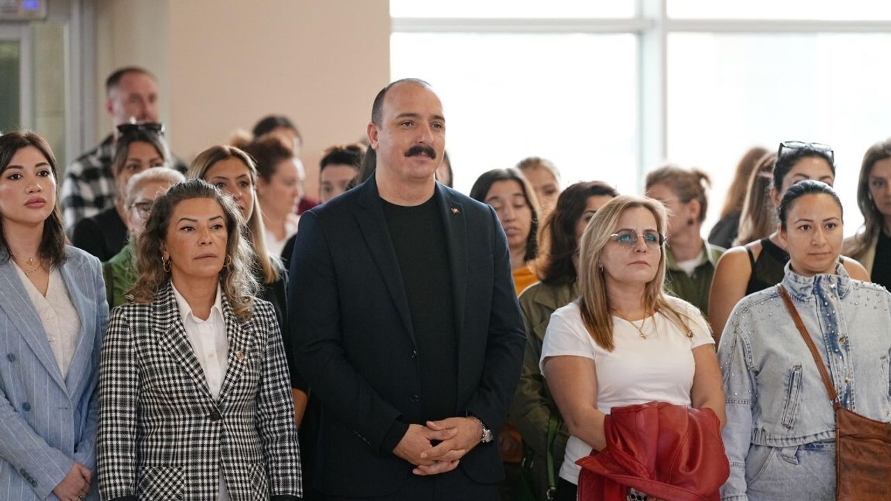 Konyaaltı Belediyesi 25 Kasım'da farkındalık sergisi ve 'Aile içi iletişimde şahitlik' konferansı düzenledi