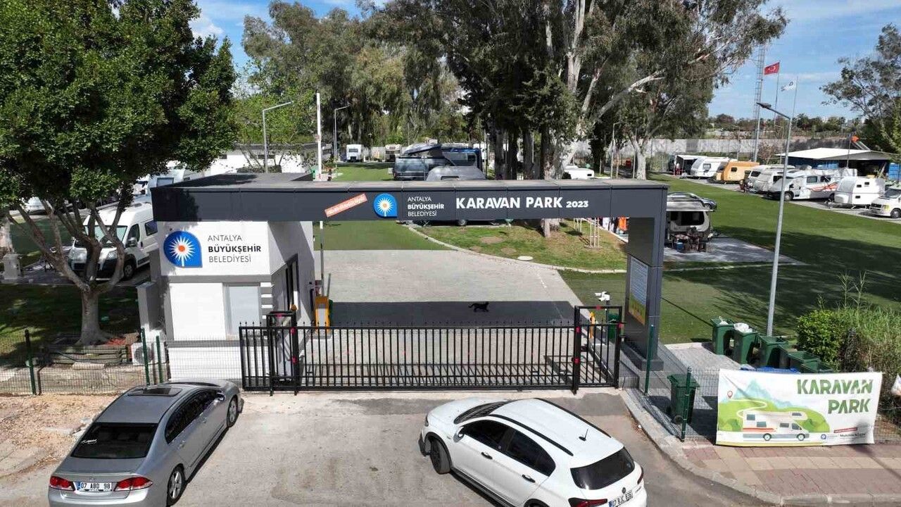 Konyaaltı Karavan Parkı yaz-kış süren taleple 10 bin 610 karavana ev sahipliği yaptı