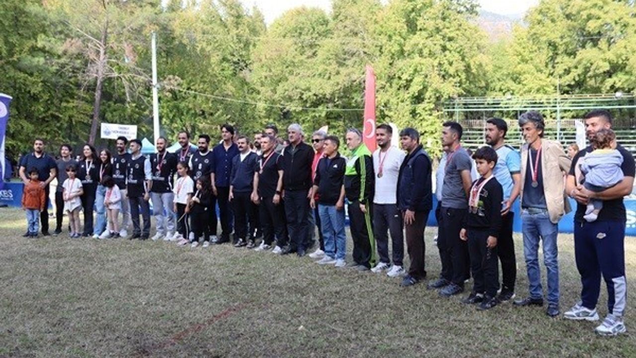 Köyceğiz'de 24 Kasım Öğretmenler Günü Şenliği Toparlar Kazancı Mesire Alanında Gerçekleşti