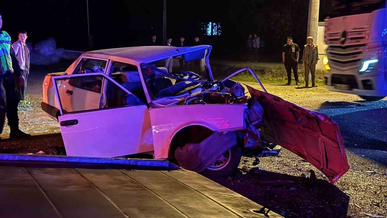 Köyceğiz'de iki Tofaş kafa kafaya çarpıştı: 2’si ağır 3 yaralı