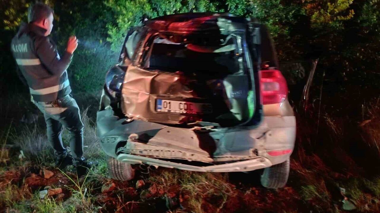 Kozan'da zincirleme kaza: Kamyon, traktör ve otomobil çarpıştı — 2 yaralı