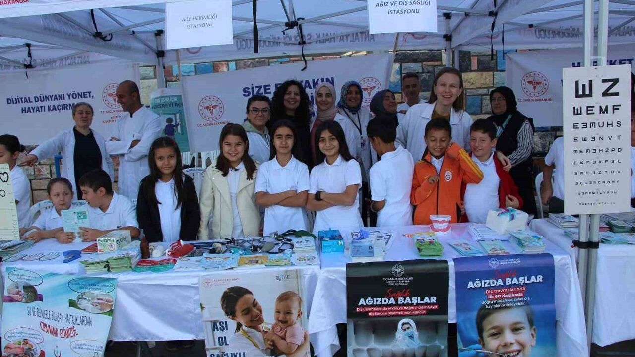 Kumluca'da 'Sağlıklı Çocuk, Sağlıklı Gelecek' Programıyla Okullarda Teorik ve Uygulamalı Sağlık Eğitimi