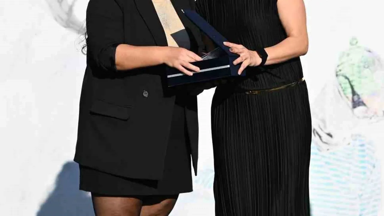 Kuşadası'nda 5. Neopolis Heykel Sempozyumu: Mermer Bloklar 'Adalet' Temasıyla Sanata Dönüştü