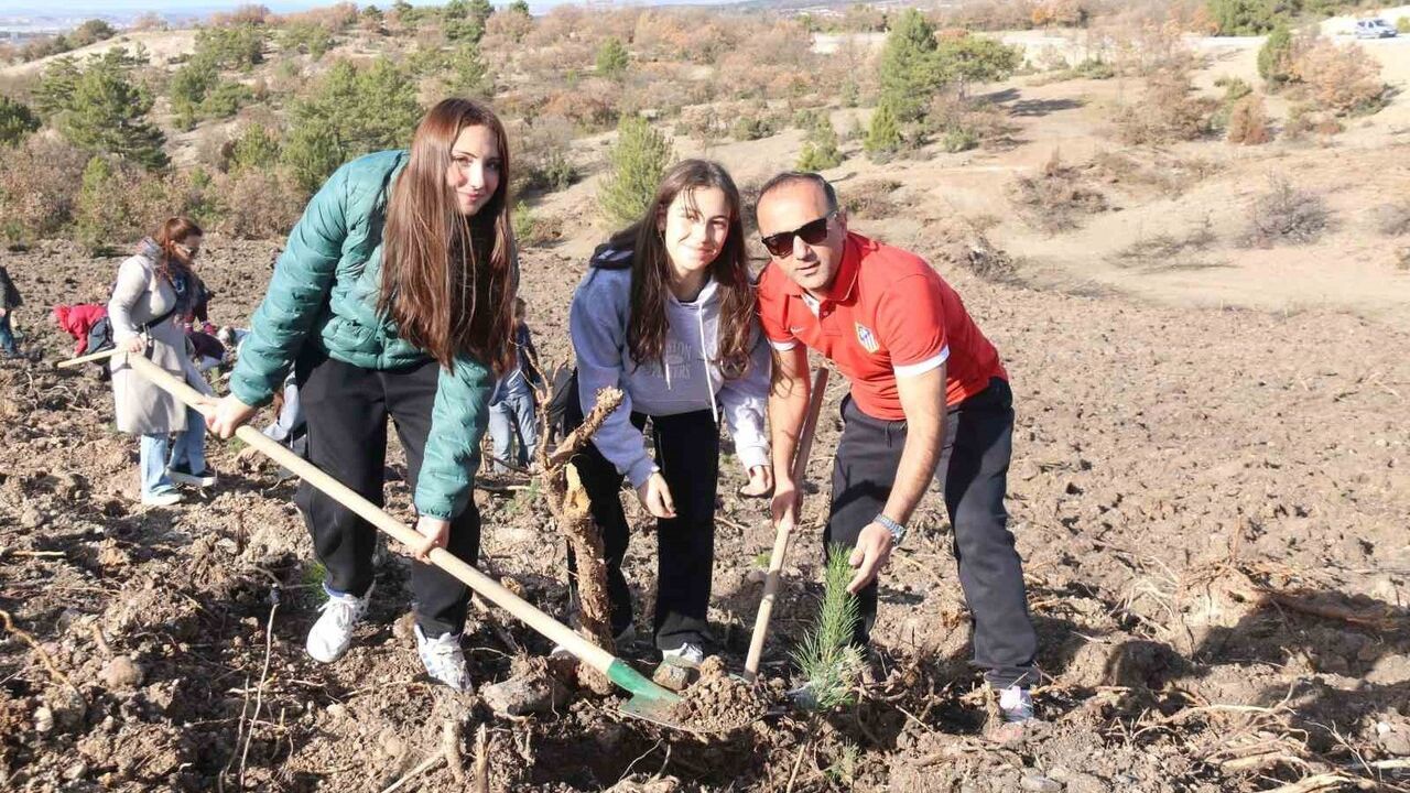 Kütahya’da 100. Yıl Eğitim Ormanı’na fidan dikimi gerçekleştirildi