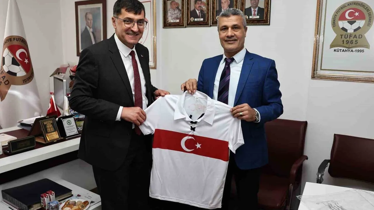 Kütahya'da antrenörlerin çalışma şartlarını güçlendirecek projeler görüşüldü