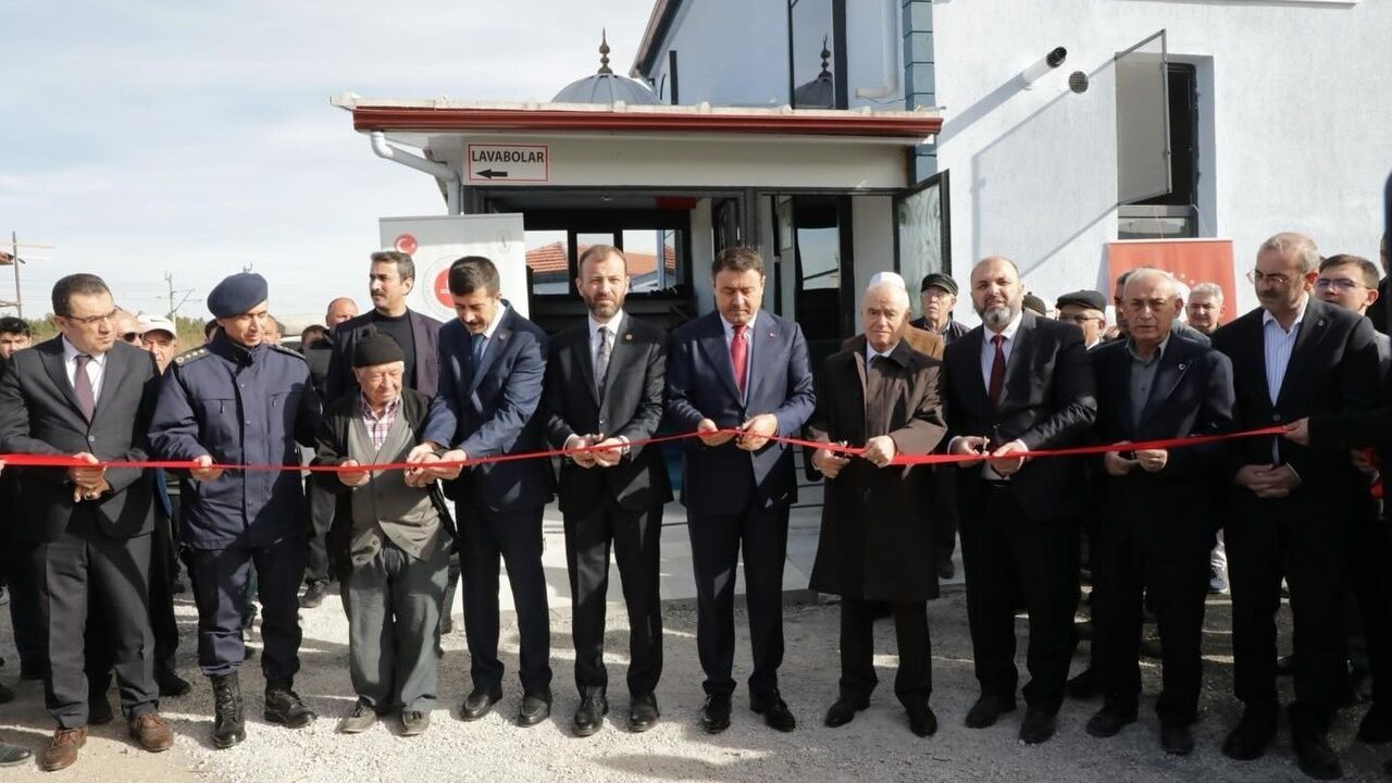 Kütahya'da Hayırsever Katkılarıyla Yapılan Sefa Merve Camii İbadete Açıldı
