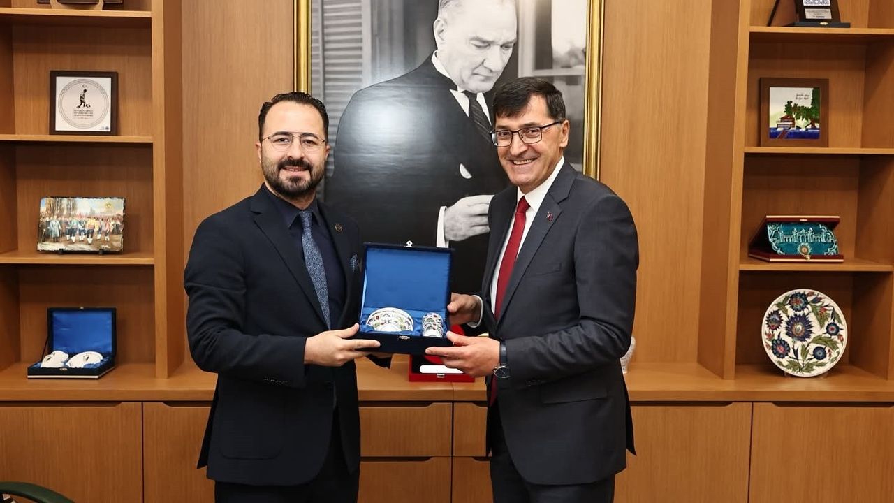 Kütahya'da Kahveci ile Baro Başkanı Sunay adalet ve kamu hizmetlerinde iş birliğini görüştü