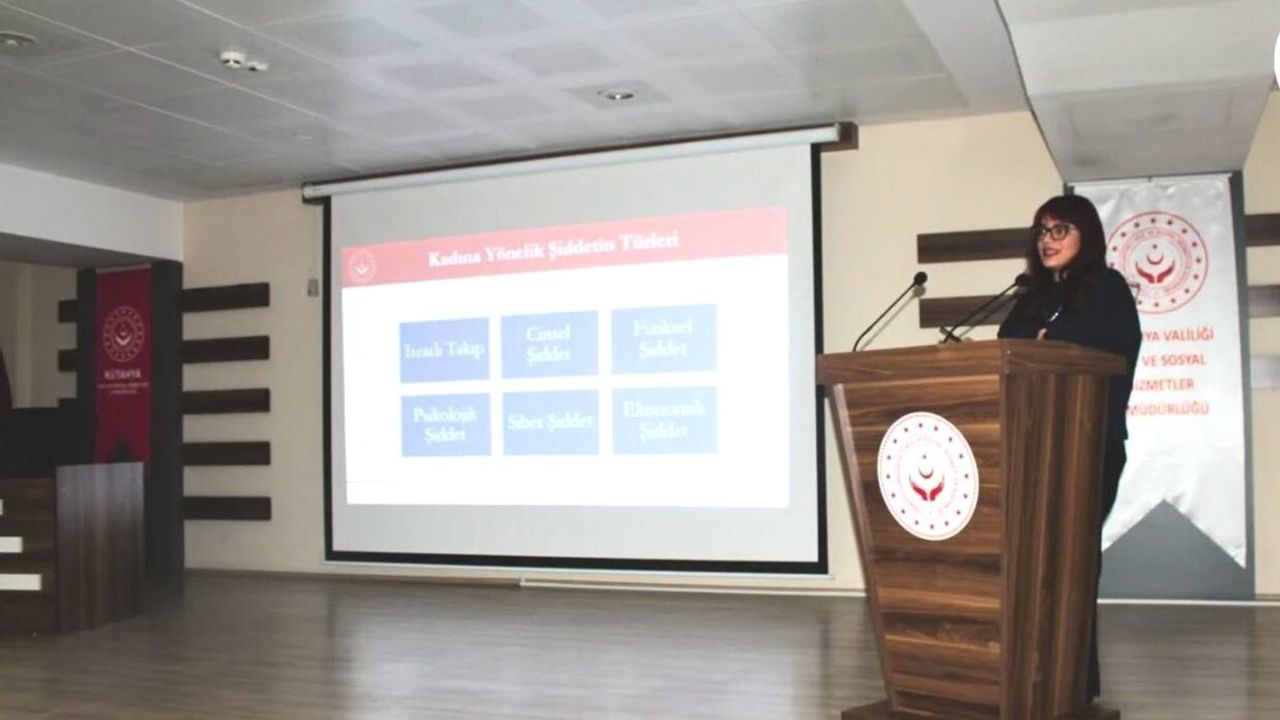 Kütahya'da kamu personeline kadına yönelik şiddetle mücadele semineri verildi