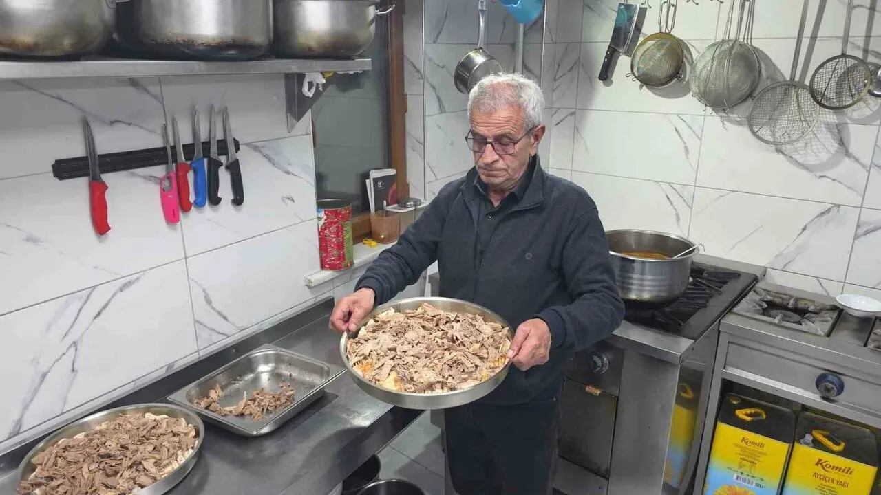 Kütahya'da 'Kaz Eti Tiridi' Sezonu Açıldı: Geleneksel Kış Lezzeti Sofralarda