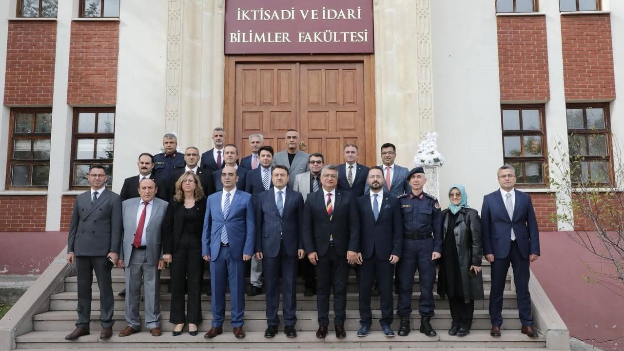 Kütahya’da 'Topluma Kazandıran Adalet: Denetimli Serbestliğin 20. Yılında Dönüşüm, Algı ve Gelecek' paneli