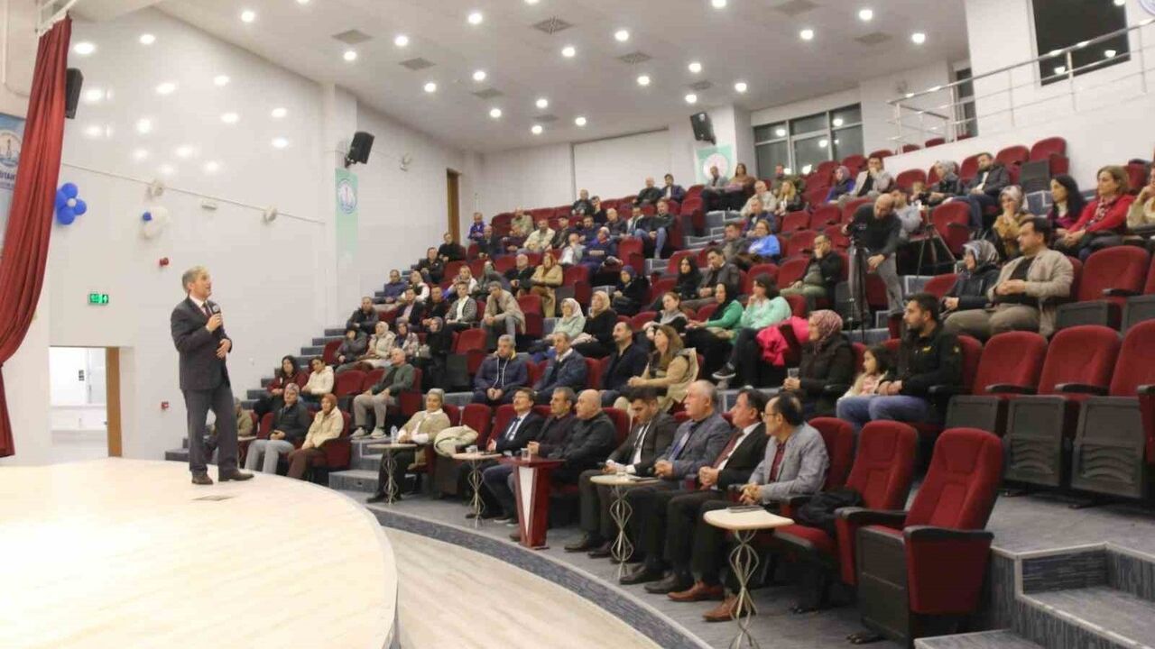 Kütahya'da 'Veli Buluşmaları' ile okul-veli iş birliği güçlendirildi