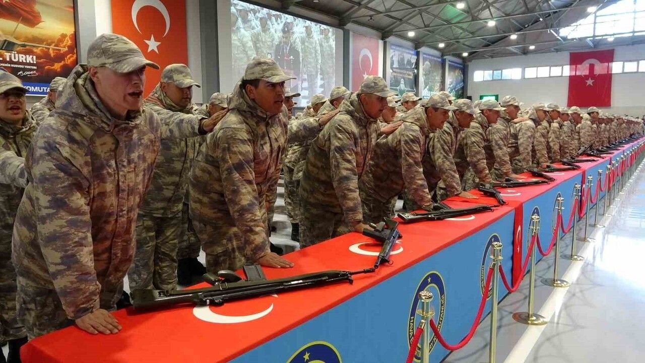 Kütahya Hava Er Eğitim Tugayı'nda 2025 4A Tertip Erler Usta Askerliğe Geçti