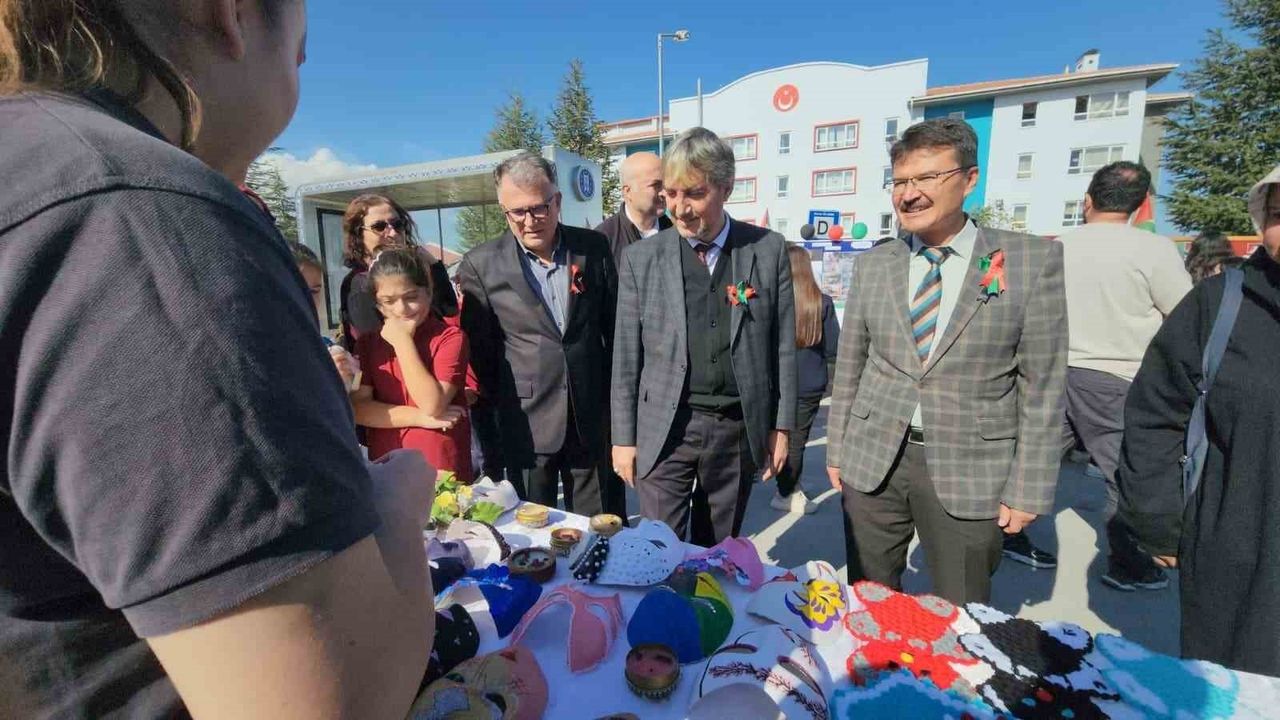 Kütahya Hayme Ana Kız Mesleki ve Teknik Anadolu Lisesi'nden Gazze'ye destek: Mustafa Yılmaz'ın çağrısı