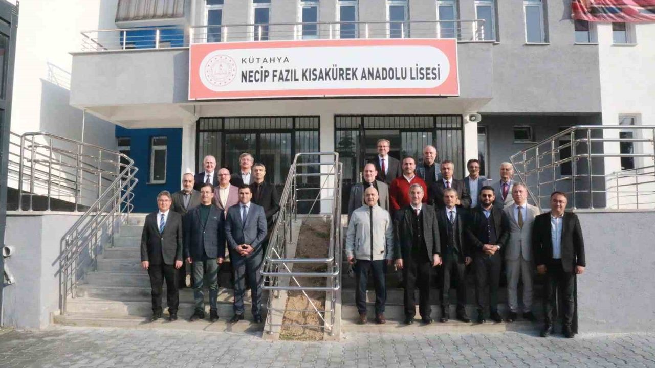 Kütahya İl Milli Eğitim Müdürü Mustafa Yılmaz: Çocukların anavatanı ailesidir — Velilerle eğitim ve değer toplantısı