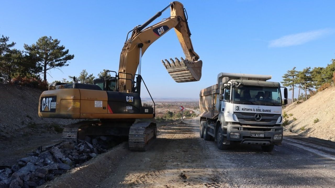 Kütahya köylerinde BSK asfalt çalışmaları: Merkez Büyüksaka - Belkavak yolunda 2 km yenileme