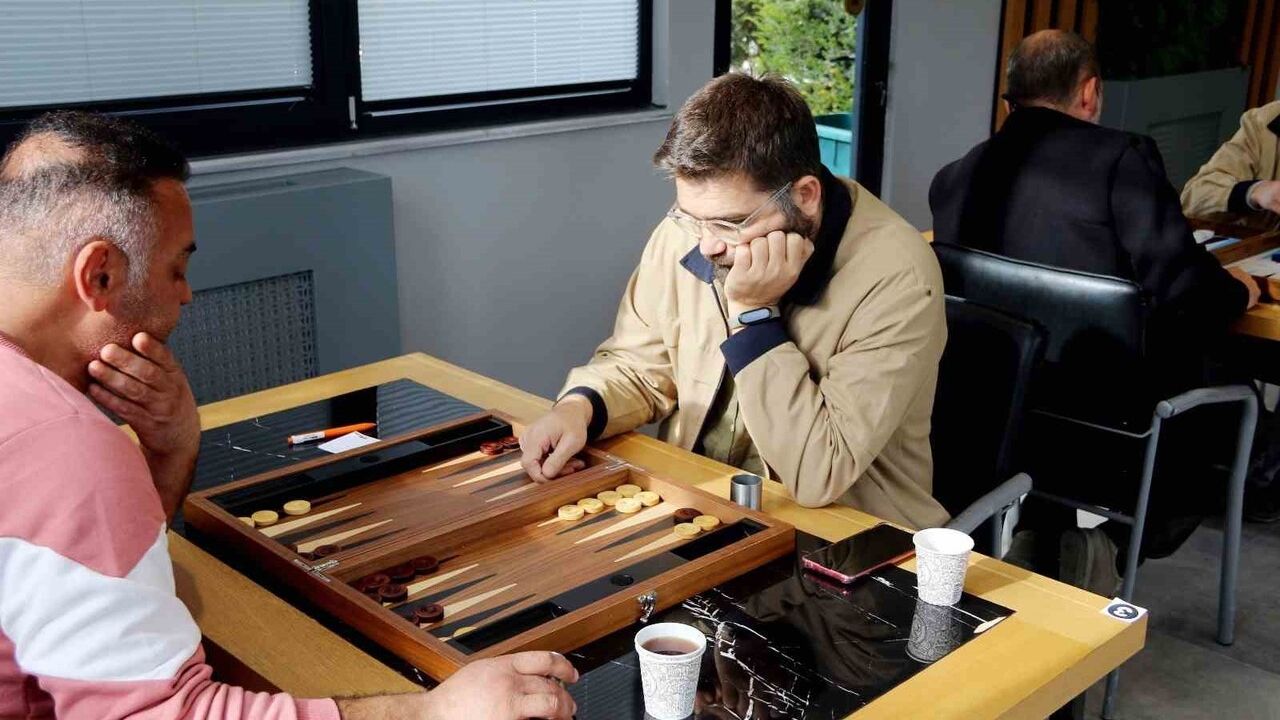 Kütahya OSB 4. Firmalar Arası Tavla Turnuvası’nda Martur Kılıf şampiyon oldu