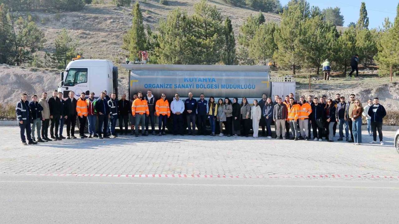 Kütahya OSB Geleneksel Fidan Dikim Etkinliği Rıza Güral Caddesi'nde Gerçekleşti