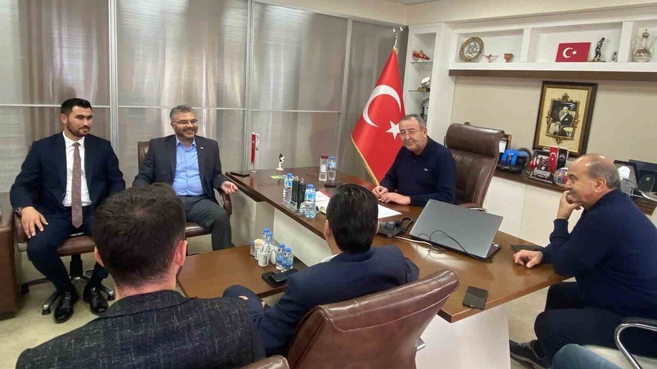 KUTO Yönetimi, AK Parti Milletvekili Ömer Özmen’e Kuşadası ve Turizm Bölgelerinin Sorunlarını Aktardı