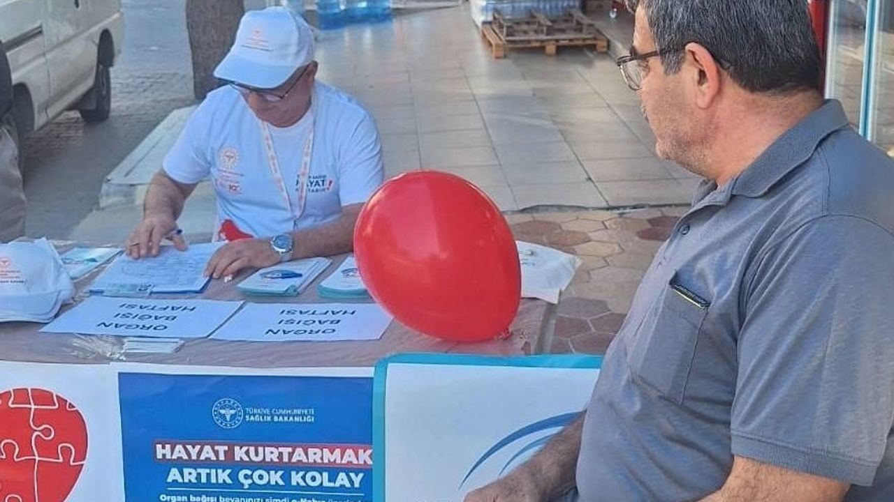 Kuyucak'ta Organ Bağışı Haftası'nda İlçe Meydanında Bilgilendirme Standı Kuruldu