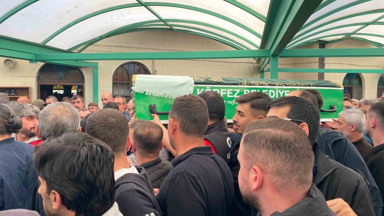 Kuzey Marmara Otoyolu'nda kaza: 27 yaşındaki Uğurcan Evcek Kocaeli'de son yolculuğuna uğurlandı