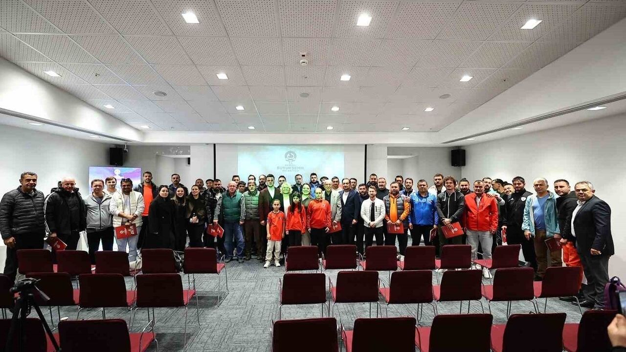 Levend Sarıoğlu U-10 Futbol Ligi Denizli'de başlıyor: 20 takım, 300 genç oyuncu