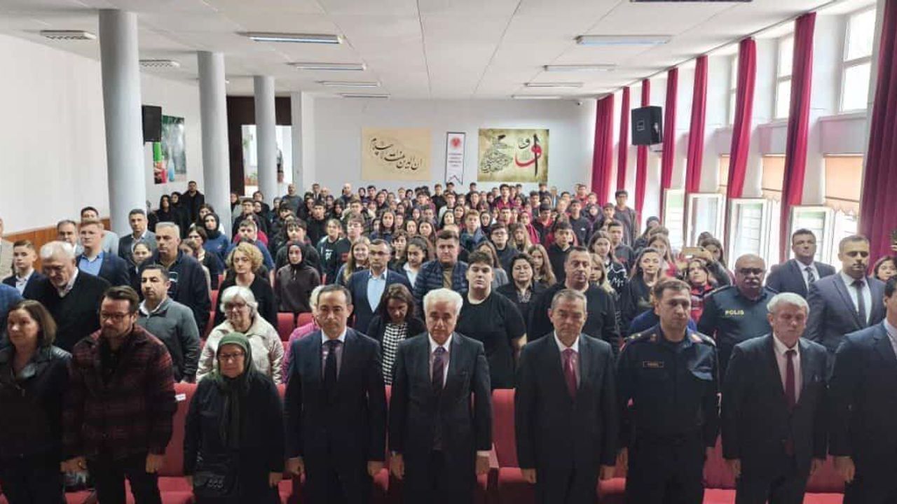 Lüleburgaz'da 'Vatan ve Kahraman Buluşmaları'nda şehit yakınları ve gaziler genç kuşaklarla buluştu