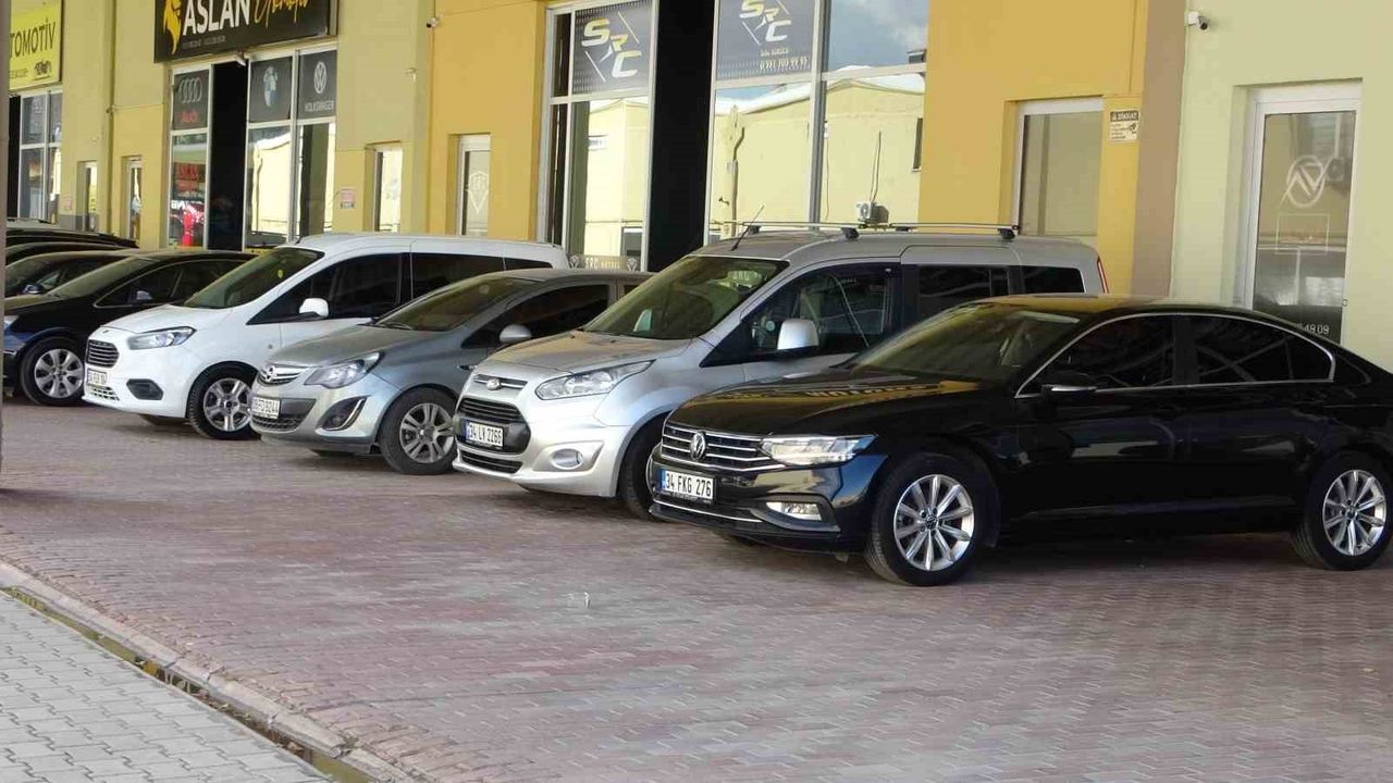 Malatya'da ikinci el otomobil satışları durma noktasına geldi; galericiler 'şimdi araç almak için doğru zaman' diyor