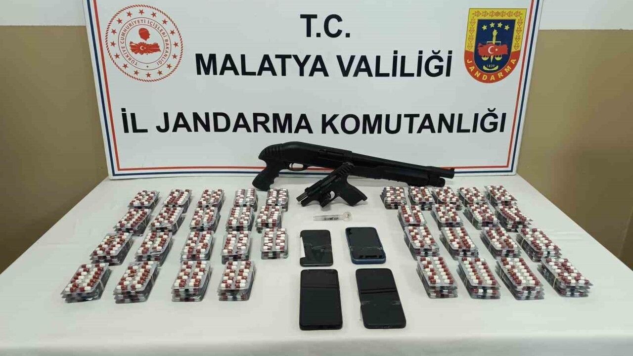 Malatya'da jandarmanın uyuşturucu operasyonunda 4 gözaltı