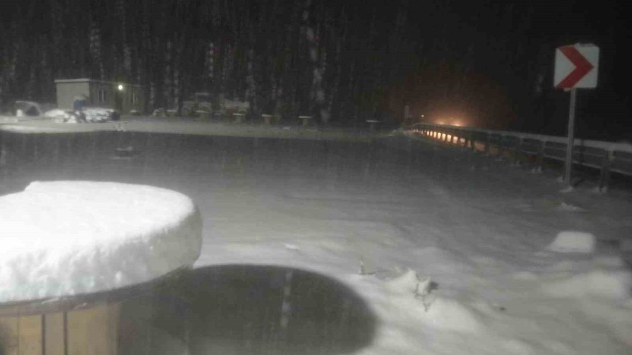 Malatya'da kar yağışı kırsal ulaşımı aksattı