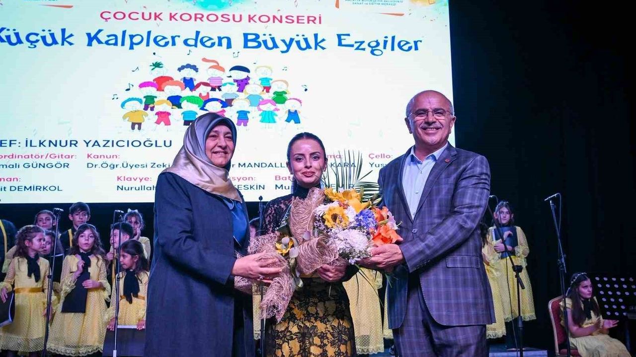 Malatya'da 'Küçük Kalplerden Büyük Ezgiler' Çocuk Korosu Konseri: Başkan Sami Er de Katıldı